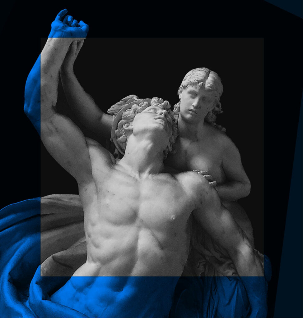 Dettaglio di una scultura classica raffigurante due figure umane in una posa drammatica ed emotiva, su sfondo nero con elementi grafici blu